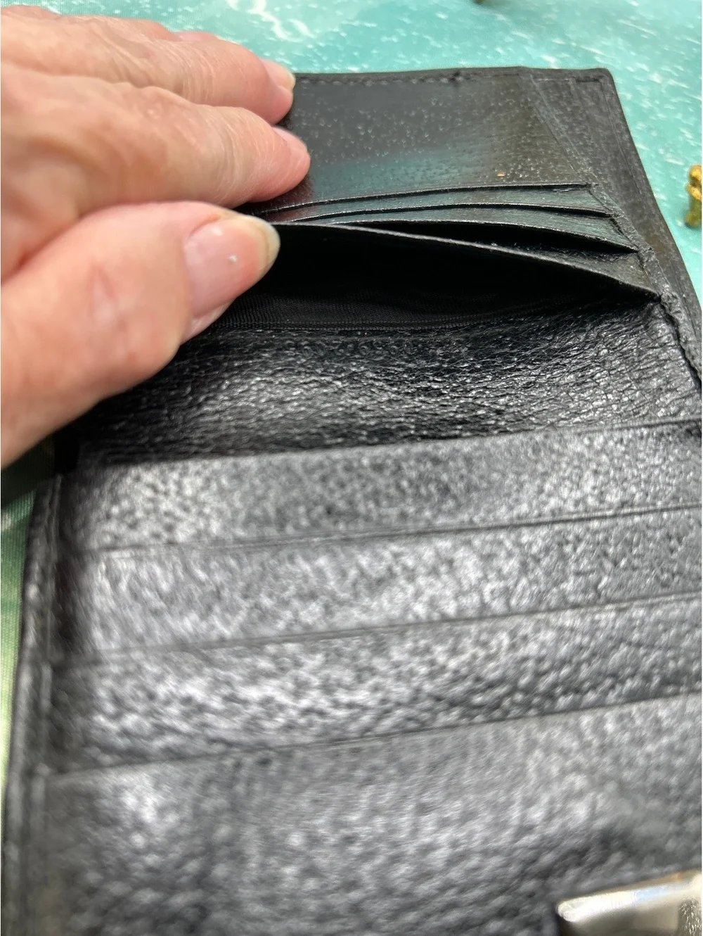 Authentic Vintage Gucci Black Leather G-Clip Bifold Wallet (Tom Ford Era) VGC
